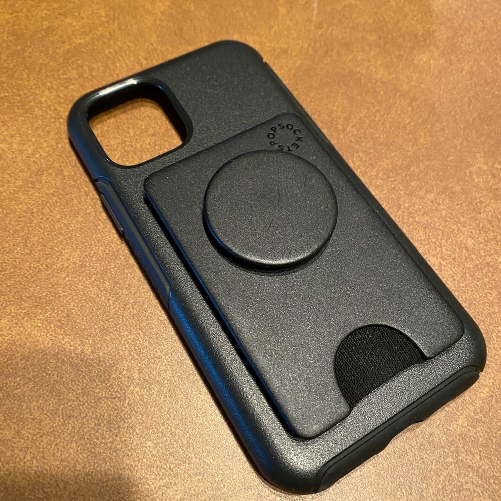 Otterbox IPhone 11 Pro Case with Pop socket Wallet